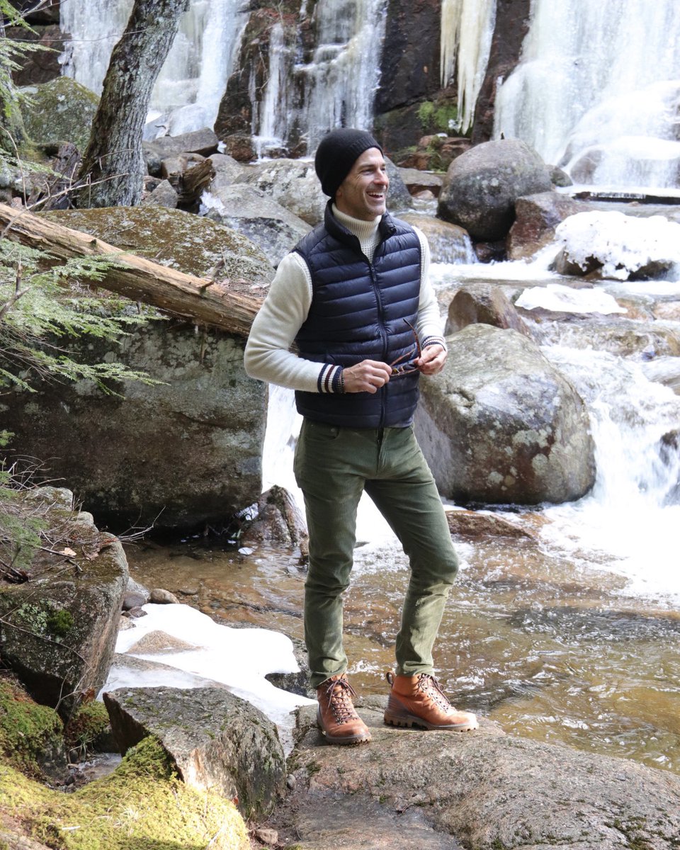 RyYoungOfficial's tweet photo. Winter hike.
Mountains of New Hampshire.
Adventure, travel and style. Count in me every time.
#runwithryan #menstyle #menslifestyle #weekend https://t.co/vgmnFD437z