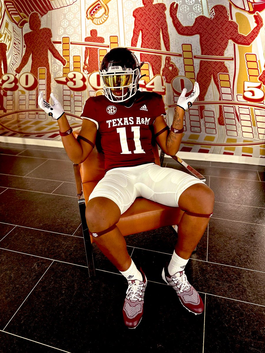 imhollywood214's tweet image. Had a beautiful time today at @AggieFootball #BigTimeFootball #SEC @KamaurynM #Nowheretogobutup #TheOne