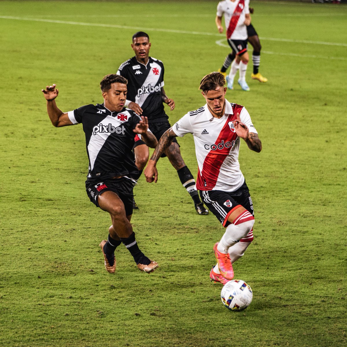 ricky_hct's tweet photo. @RiverPlate vs Vasco da Gama en Orlando, FL. Vamos River ⚪️🔴⚪️  Mas fotos en mi instagram @ricky_hct

#RiverPlate #vamosriver #futbolargentino @RiverLPM @River_miami @riverplate @TaLuegoGente https://t.co/J9S8Y7HPxN