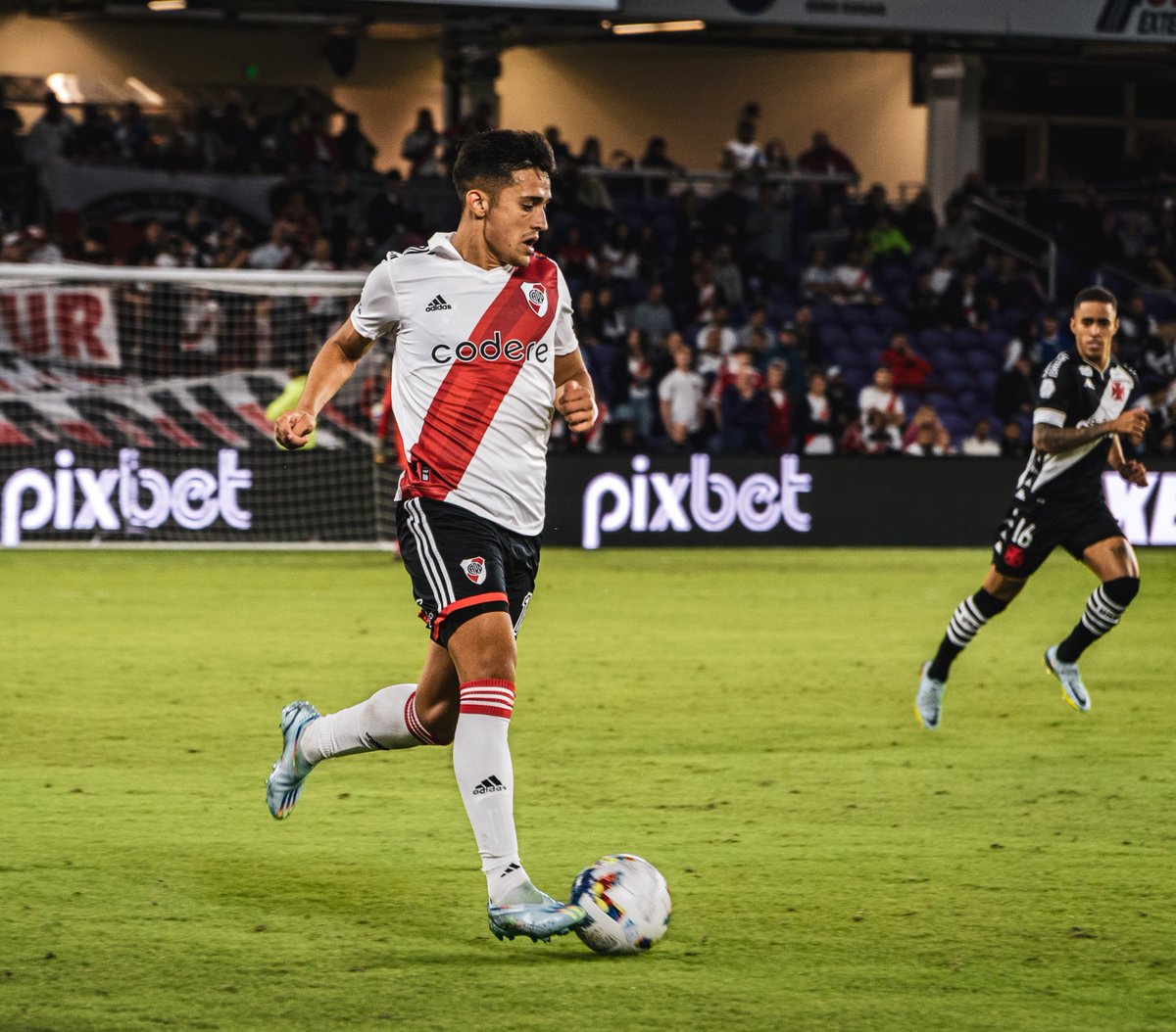 ricky_hct's tweet photo. @RiverPlate vs Vasco da Gama en Orlando, FL. Vamos River ⚪️🔴⚪️  Mas fotos en mi instagram @ricky_hct

#RiverPlate #vamosriver #futbolargentino @RiverLPM @River_miami @riverplate @TaLuegoGente https://t.co/J9S8Y7HPxN