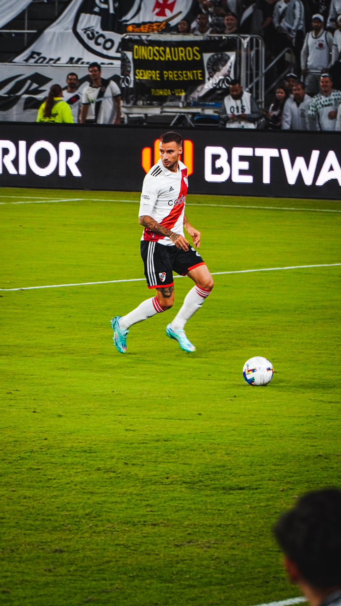 ricky_hct's tweet photo. @RiverPlate vs Vasco da Gama en Orlando, FL. Vamos River ⚪️🔴⚪️  Mas fotos en mi instagram @ricky_hct

#RiverPlate #vamosriver #futbolargentino @RiverLPM @River_miami @riverplate @TaLuegoGente https://t.co/J9S8Y7HPxN