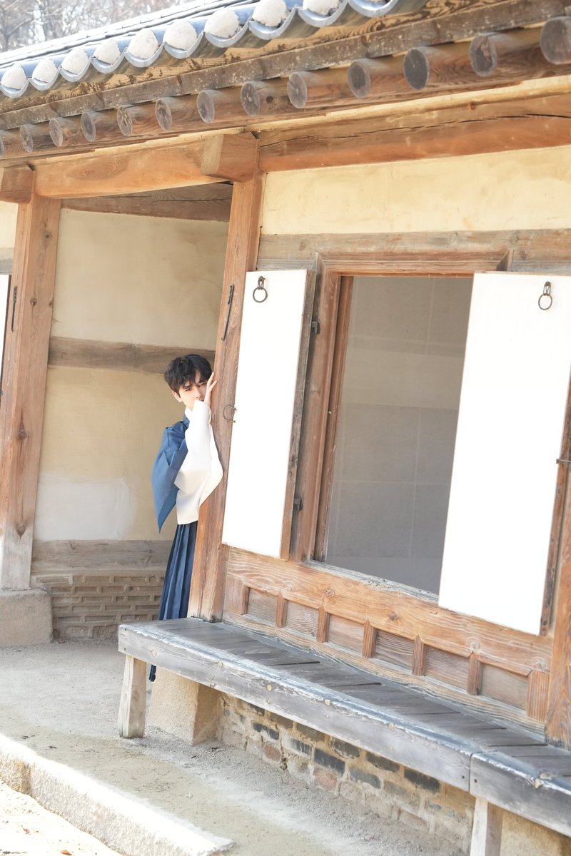Team_Junghyun's tweet photo. PEEKABOO! 😜

HAPPY SEOLLAL AND HAPPY NEW YEAR! https://t.co/DDzG1hzovC