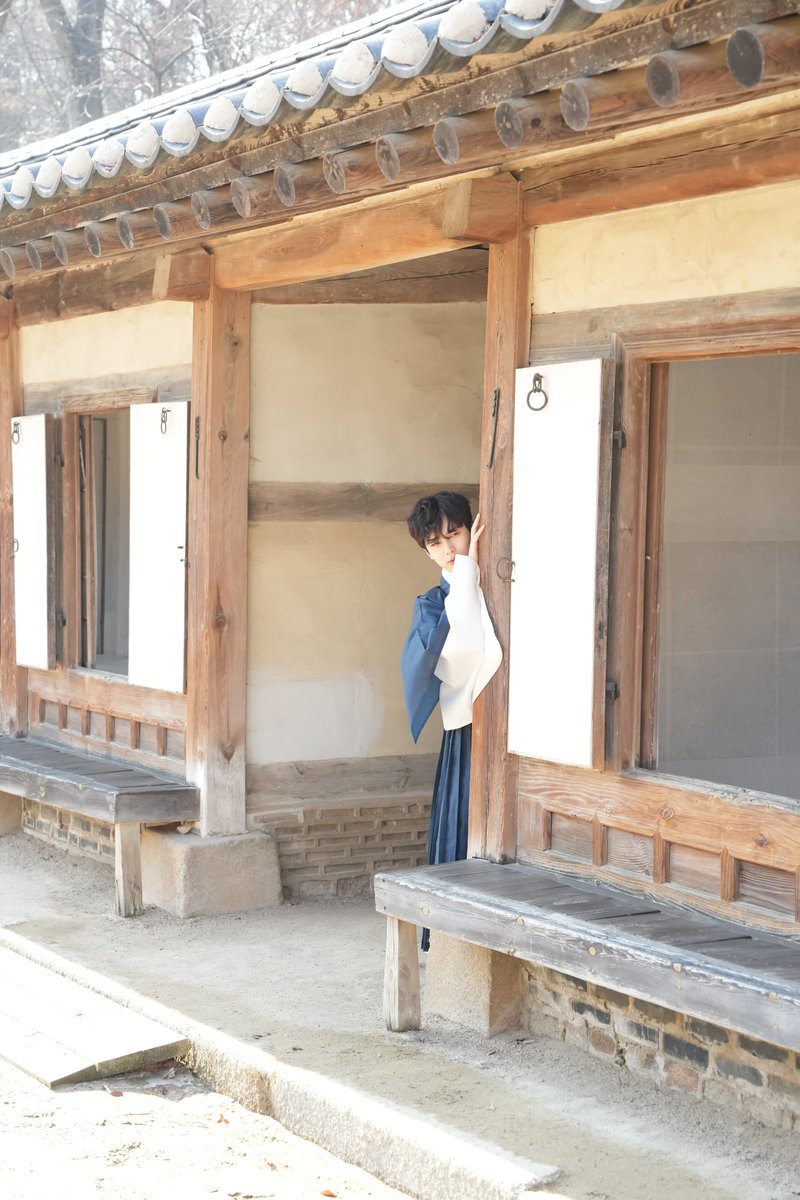 Team_Junghyun's tweet photo. PEEKABOO! 😜

HAPPY SEOLLAL AND HAPPY NEW YEAR! https://t.co/DDzG1hzovC