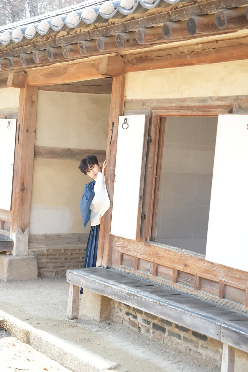 Team_Junghyun's tweet photo. PEEKABOO! 😜

HAPPY SEOLLAL AND HAPPY NEW YEAR! https://t.co/DDzG1hzovC