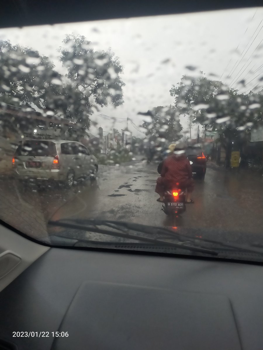 min <a href="/PRFMnews/">Radio PRFM</a> jalan garut bdg daerah leles kadungora, naha jd ambrol, banyak berlubang, kedah k saha berlaporna