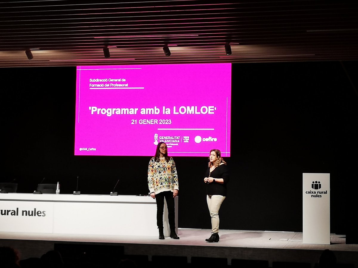 Martadibuix's tweet photo. Georgina Xaler i Ana Pitarch "Programar amb la LOMLOE" en les VI Jornades Educatives de Nules #CefireCastelló @NulesInfo @anapitarch https://t.co/RWxqluovFm