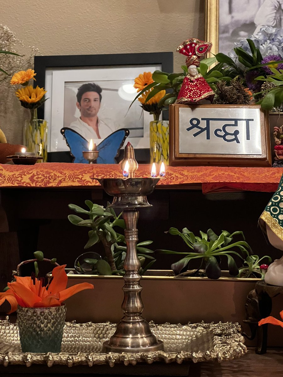 HAMESHASSR's tweet photo. Sai Bhajan at my home❤️ @itsSSR hope you enjoyed all the melodious Bhajan including Achyutham Keshavam🙏🏻 Wake Up CBI InSSRCase @withoutthemind @divinemitz #JusticeForSushantSinghRajput https://t.co/YlB5oKlV7x