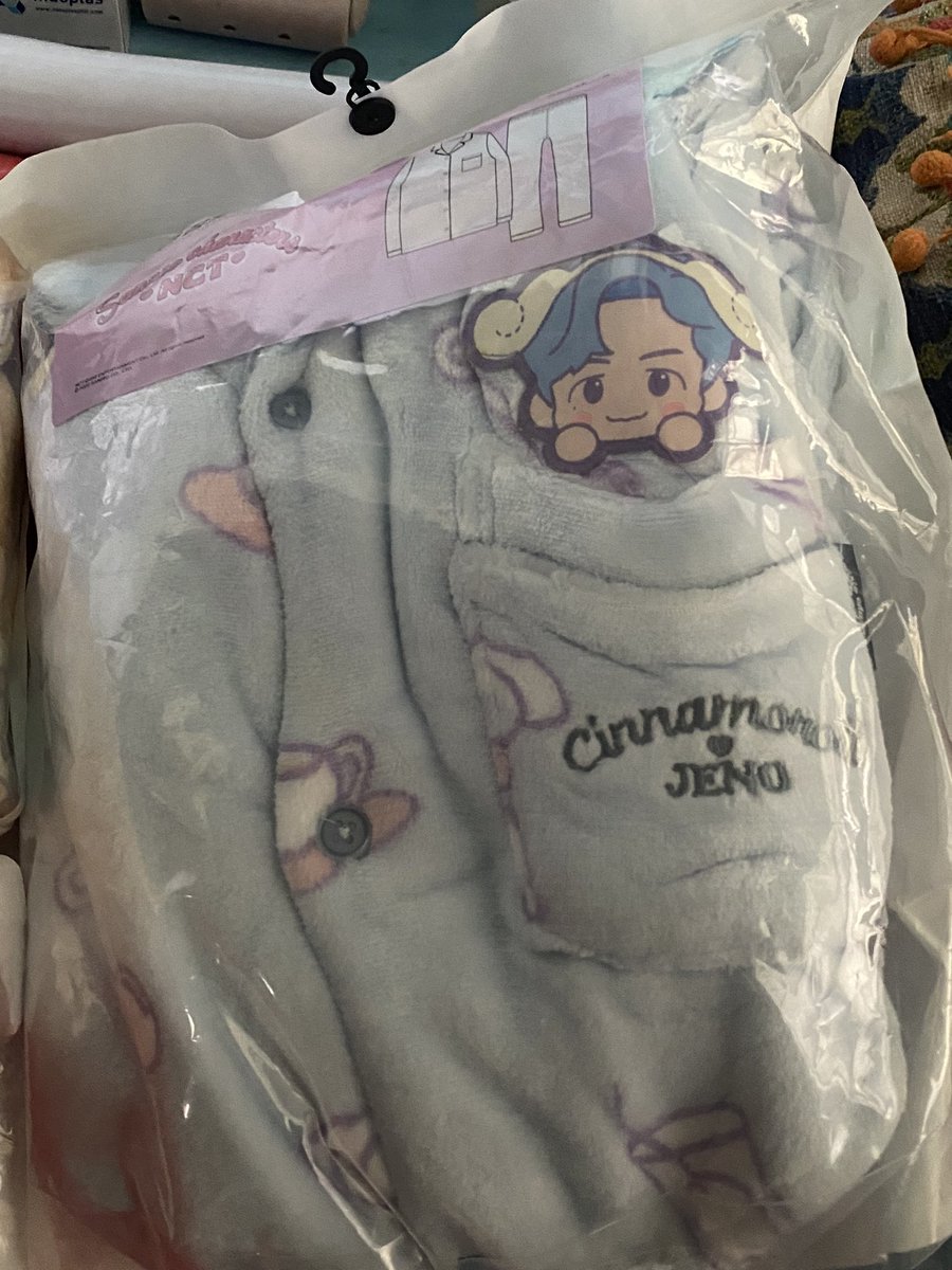 chionkyu's tweet image. Thank you so much @shopdreamlaunch super fast huhu. Kahapon to dumating kaka open ko langs HAHA #DreamLaunch_Feedbacks 
So fluffy ng pjs na to haha