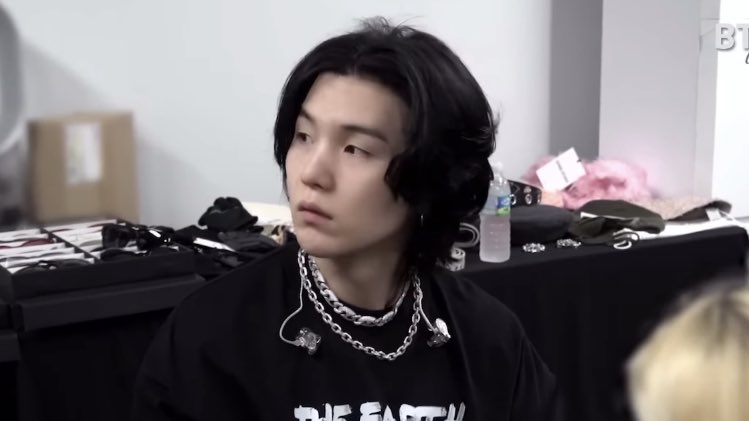 XD1998s's tweet photo. แกพี่ยุนกิตอนยังไม่เซ็ตผมแบบโครตน่ารักเลย : https://t.co/mimK20jhPs
