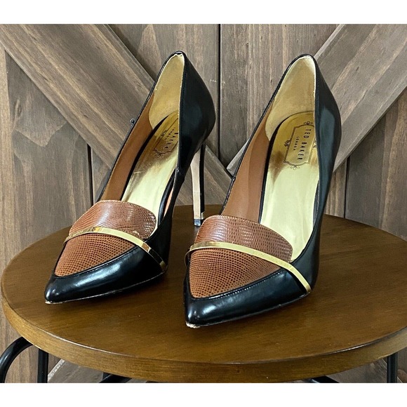 mopritt08's tweet photo. So good I had to share! Check out all the items I'm loving on @Poshmarkapp from @SarahMcGahee @aidab45 #poshmark #fashion #style #shopmycloset #tedbaker: https://t.co/jnmzbhaSYc https://t.co/l2v7V6JCAk