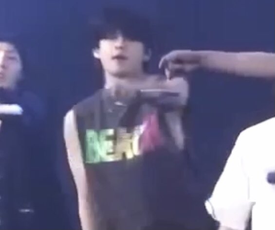Taehyungimpact's tweet photo. Oh god kim taehyung with sleeveless during rehearsal 🫠 https://t.co/rqrhceqJRL