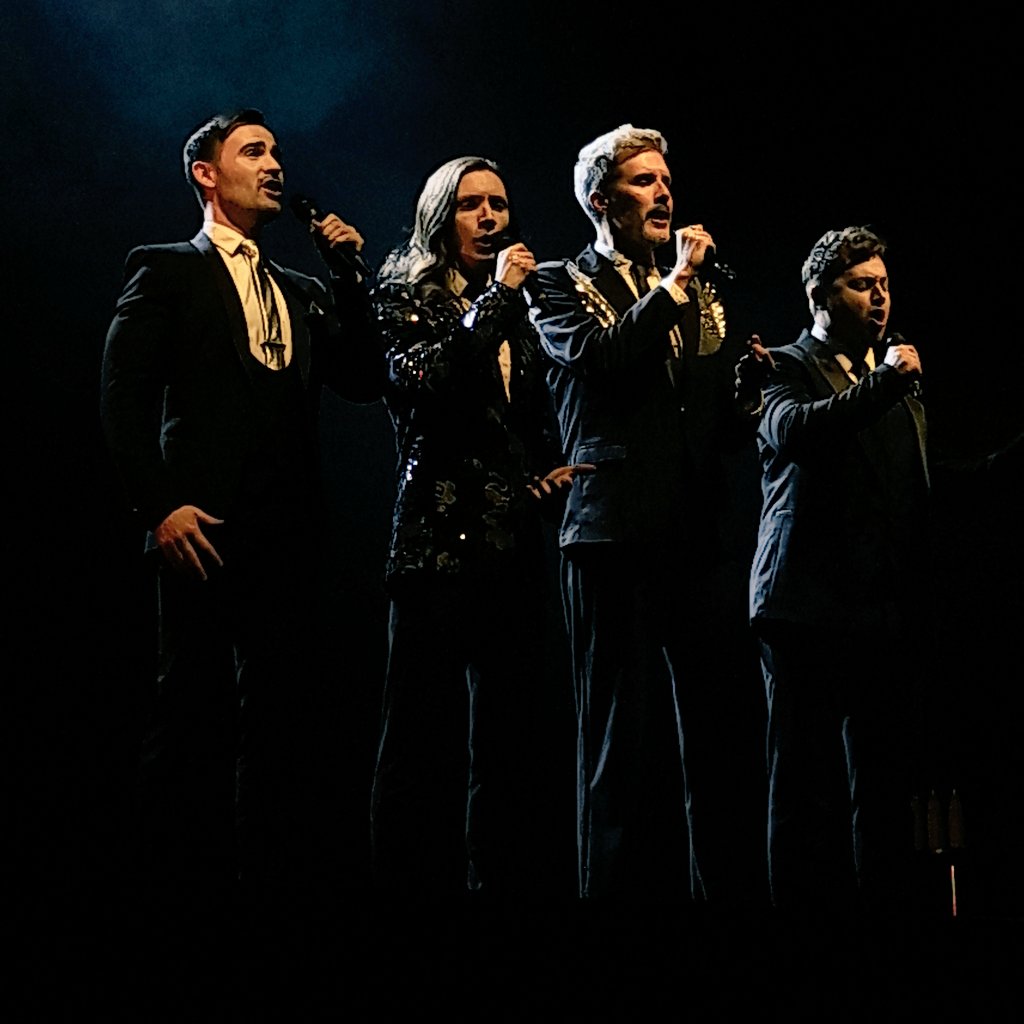 stephan19573's tweet photo. 💞 Happy #CollabroSunday 💞
13th December
Adelphi Theatre, London
Farewell Tour 2022
#CollabroMemories
@JamieCollabro @MattCollabro @MichaelCollabro @ThomasCollabro
❤️❤️❤️❤️❤️❤️❤️❤️❤️❤️❤️❤️❤️❤️ https://t.co/qZE33J1sEe