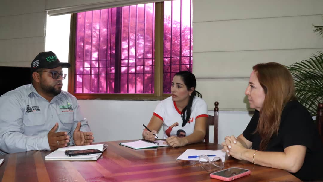 #21Enero Reunión estratégica de planificación para fortalecer el #PlanCeroBasura en el municipio, recibimos la visita del camarada José Reyes, Presidente de @EMAOTRUJILLO, en función de brindar un mejor servicio de aseo urbano a nuestras comunidades.