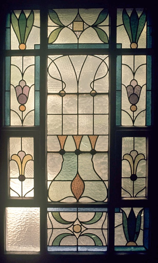 NouveauDeco's tweet photo. Amazing this. Jugendstil windows from c. 1900 in the Berlin-Wedding district, Germany.

📸 Christina Katzer https://t.co/yp12X99rmN
