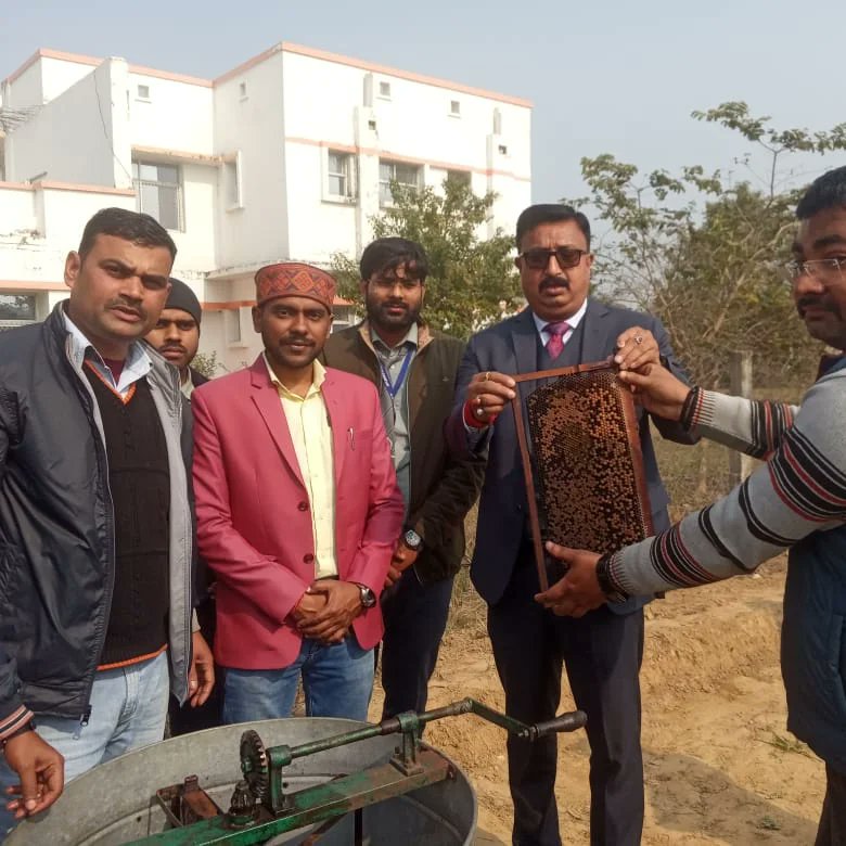 Dr_Neeraj_IND's tweet photo. Extracting Honey from Bee Hives.

Faculty of Agriculture, KNIPSS SULTANPUR (NAAC- A) https://t.co/qn9t2MtpkI