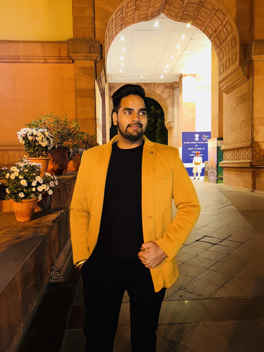 RajMehandiArts's tweet photo. Thank you so much guys for your love and support us 6 lakh subscriber complete on my @YouTube channel 🙏🏻💐🔥❤️🎉😍🤩 #india #YouTube #rajmehandidesigner #MehndiHaiRachneWaali #mehndi #RajGupta #wedding https://t.co/W0k0EjjUK1