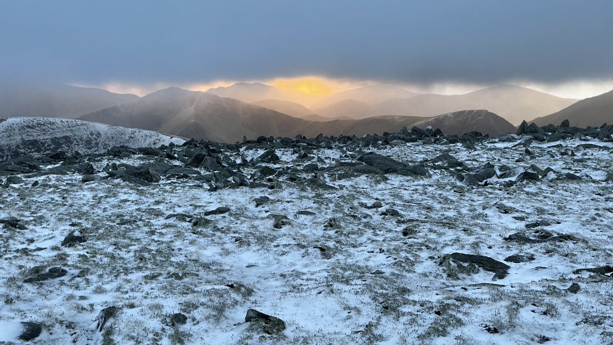 sprayway_UK's tweet photo. Russ has reached wild camp number 30 with Carnedd Dafydd on his Trail of 100 Nights challenge!

📸 - @amountainbivvy 

#Sprayway #CarneddDafydd #Carneddau #Snowdonia https://t.co/CGUfKuXJCg