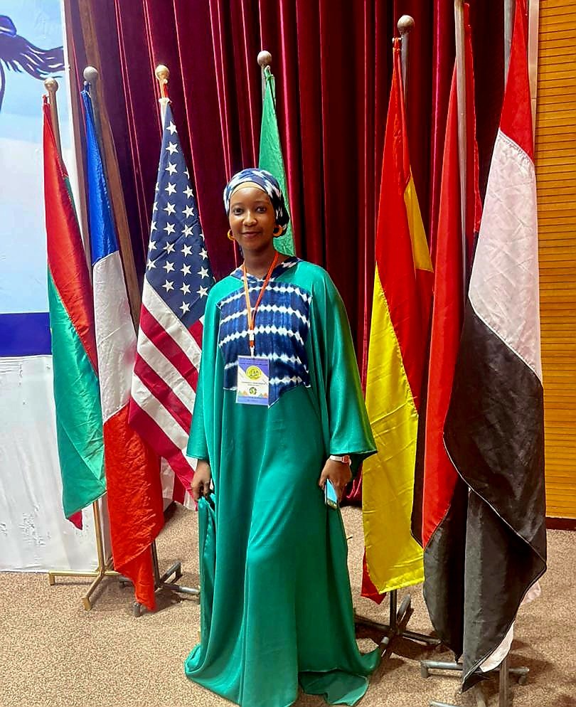 assa_gope's tweet photo. Voici le visage qui se cache derrière notre boubou #Aminata
Elle s’appelle Aminata dite Yakaré  elle est la hendaty de la famille Intelligente sociable et surtout humanitaire dans l’âme
C’est aussi quelqu’un qui œuvre beaucoup pour la promotion de sa culture qui est le Soninkaxuu https://t.co/6pCDIVcF5y
