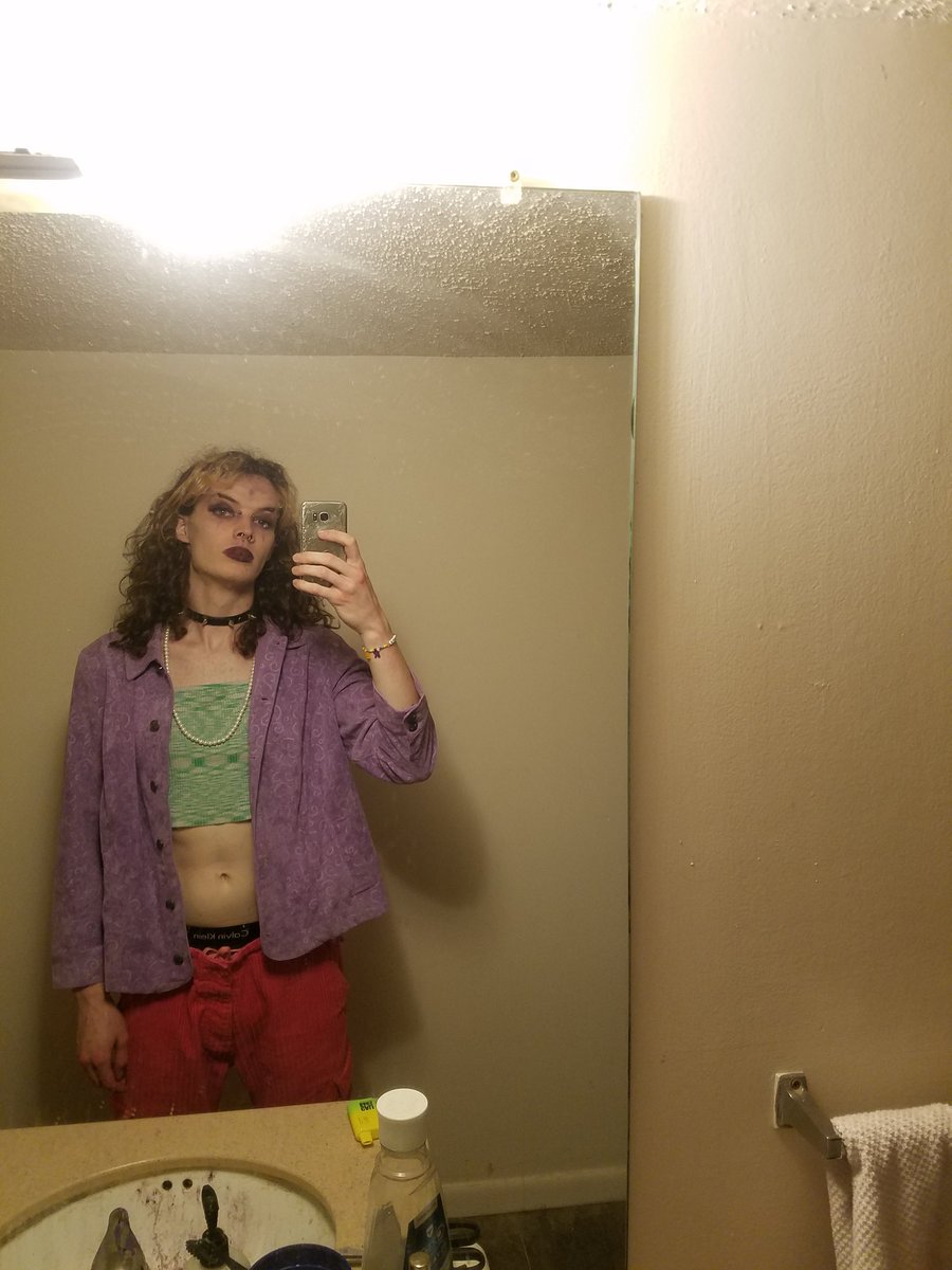 paysonjv's tweet photo. tonight's fit is brought to you by Nair https://t.co/7HtjYS5vV0