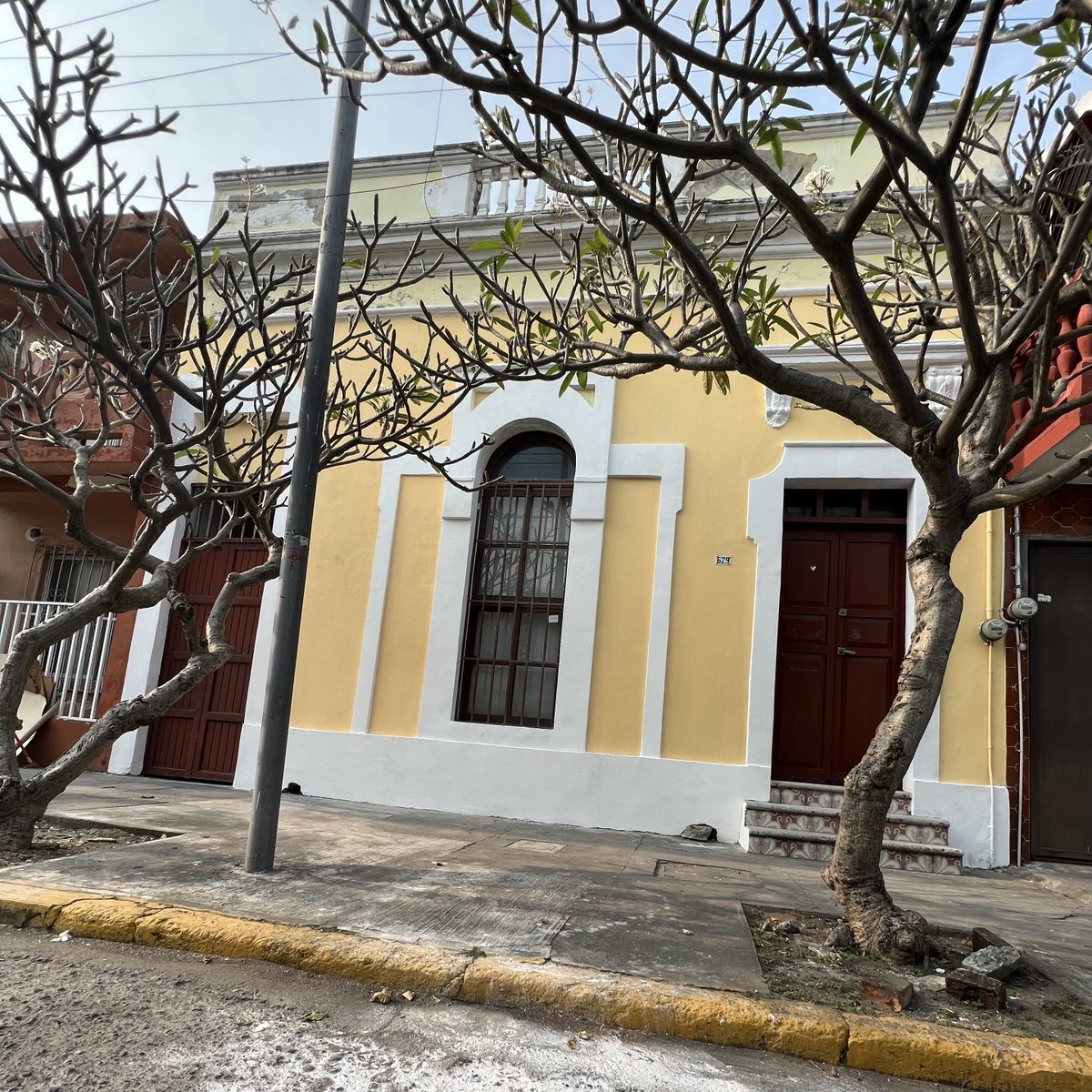 capver_ac's tweet photo. Agradeciendo al esfuerzo de muchos, los invitamos a la reapertura de la Casa CAPVER que será un espacio de nuestras actividades y la sociedad.
Martes 24 de Enero, a las 18:00 hrs.
Constitución #629, Col. Centro, Veracruz, Ver.
#CAPVER #Arquitectos https://t.co/kvJugLNAdP