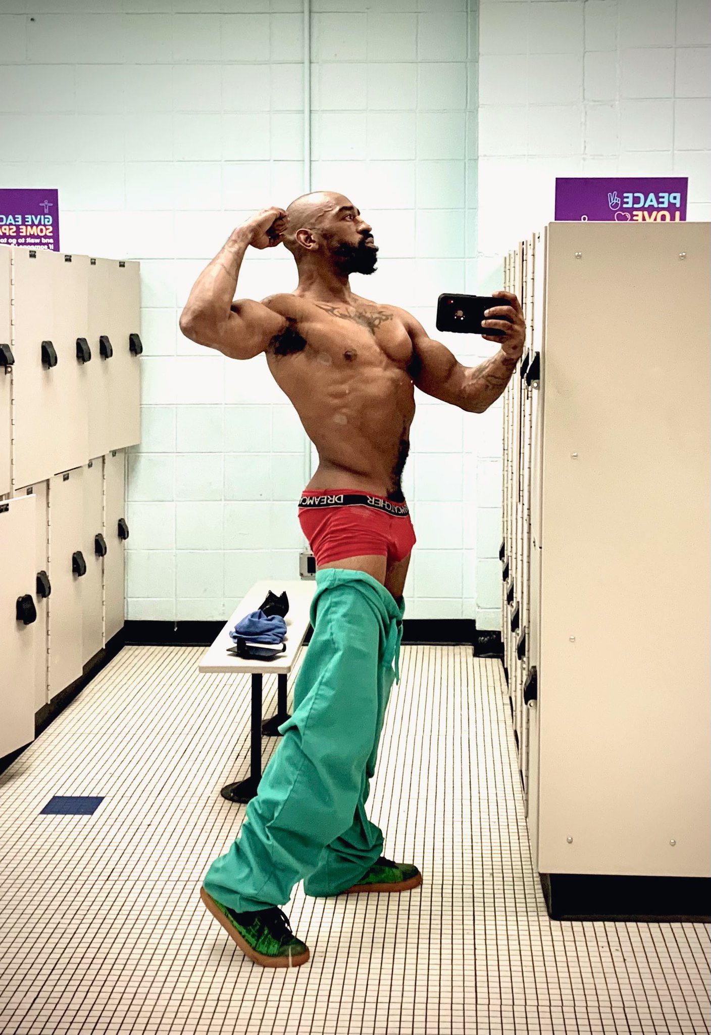 TW Pornstars Foxworth Vorn. Twitter. 339 AM 22 Jan 2023