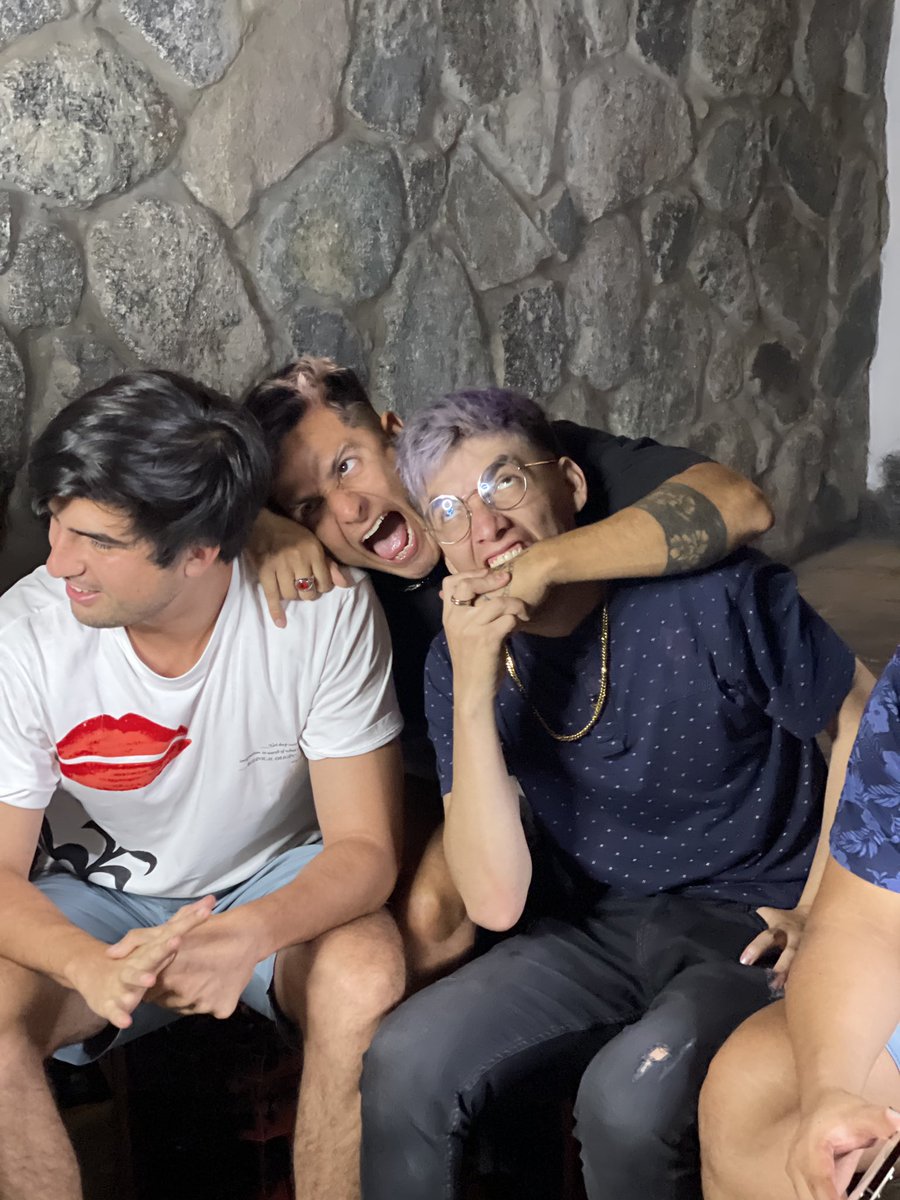 dimael21's tweet photo. CHICHA STREAM CON ESTOS CRACKS  @ELMacarius 

#BASICHOUSE FT #VULCANOHOUSE https://t.co/7gsaTSp8e3
