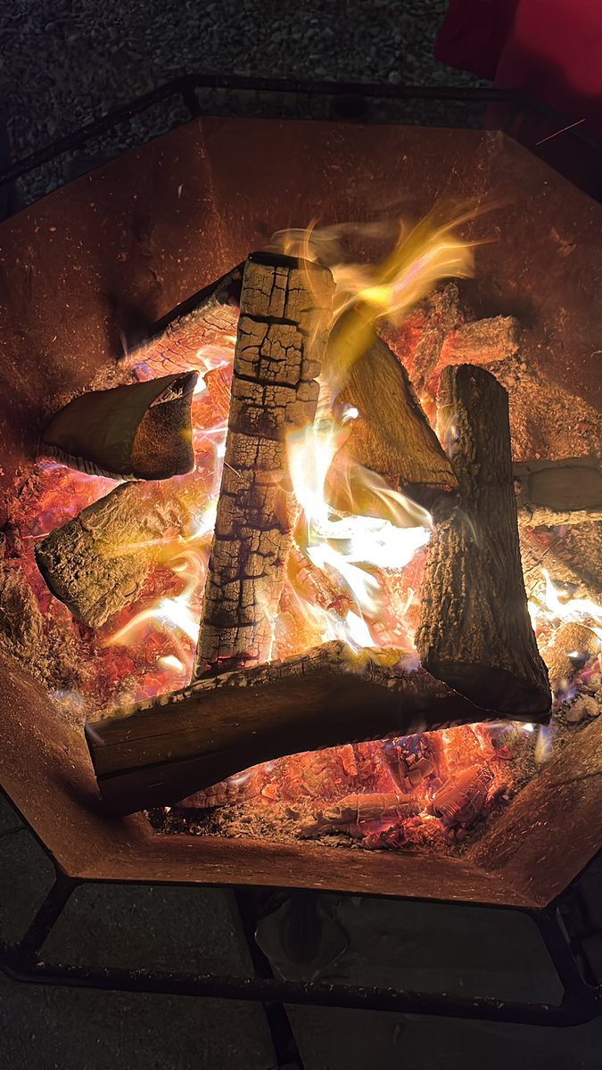 Chelhugh95's tweet photo. Once you fire , you can’t not 🔥 #cold https://t.co/NV1xOFNYnq