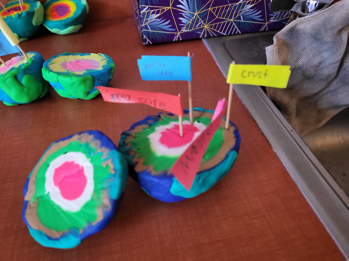 RigsbysOtters4's tweet photo. Singing, researching, describing, creating, labeling, and discussing...@plainviewElem where hands-on science fun is a must! #layersoftheearth https://t.co/uZmiq8GkgV