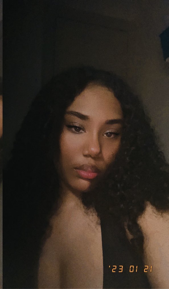 ItsDatDomo_'s tweet image. 22 years and still stepping on necks💅🏾…

Happy Birthday to me🥳🥂