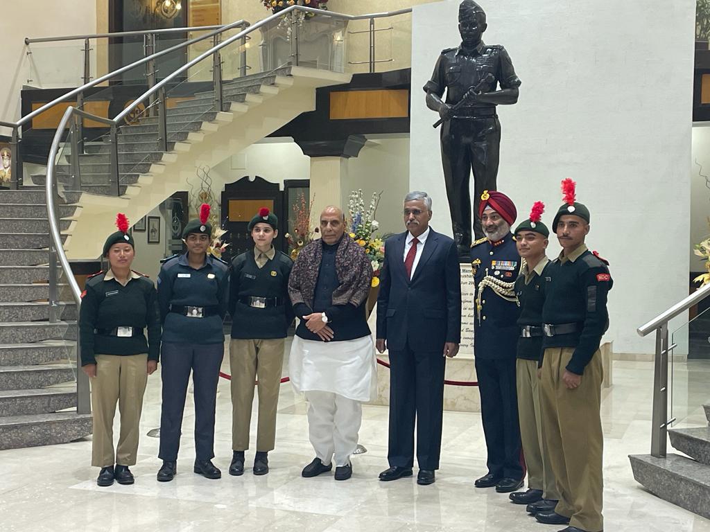 HQ_DG_NCC's tweet photo. Our proud award winners of the Raksha Mantri padak with the hon'ble Raksha Mantri shri Rajnath Singh, Def secy and DG NCC. 

UO Tinggeuchile Nriame
CUO Jenny Francine Victor Anand
Cdt Fiza Shafi
Cdt Avinash Jangir
Cdt Sehwag Rana 

#belimitless #beyondthenorm https://t.co/dx26KbwKSR