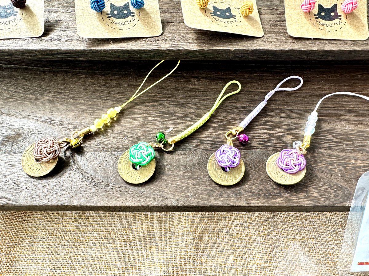 yuitama_marche's tweet photo. 結玉ミニマルシェ開催中です！

物販ブース④
水引を使用したアクセサリーを販売されている「mamacita」さんです！

@mamacitaha 

#結玉ミニマルシェ 
#旬の駅トドロキタウン店 https://t.co/XGdTZs6W1N