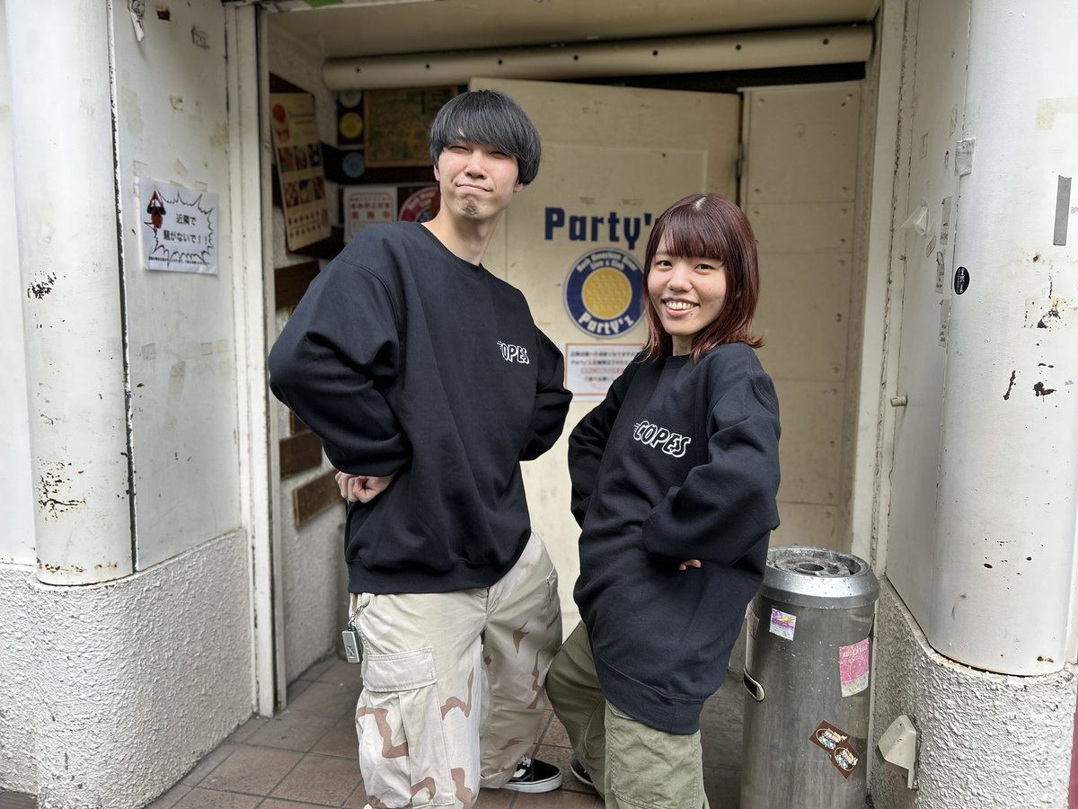 COPES_band's tweet photo. 【🌟新グッズ発売🌟】

犬バイクスウェット

▪︎犬バイクスウェット ¥5000
ブラック

size : L / XL 
ボディ : GILDAN
しいな着用 : XL
かめい着用 : L

🎨Design by @55__1_ 

可愛い待望のスウェット💕💕
在庫数少なめなのでほしい方はお急ぎで🛵 https://t.co/YnX07rs75y