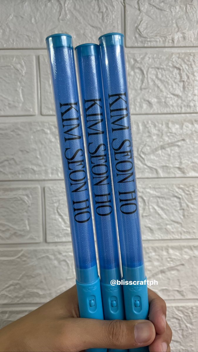 blisscraftph's tweet photo. WTS LFB pls help rt

KIM SEON HO Penlight Light Stick lightstick 💙

📆 Jan. 22, 2023
✅ can do meet up at MOA Arena

PLS MESSAGE US 💌

#KIMSEONHOinMNL2023 
#KimSeonHo 
wtb lfs ticket tickets seonhodadas https://t.co/l8FyB58rE2