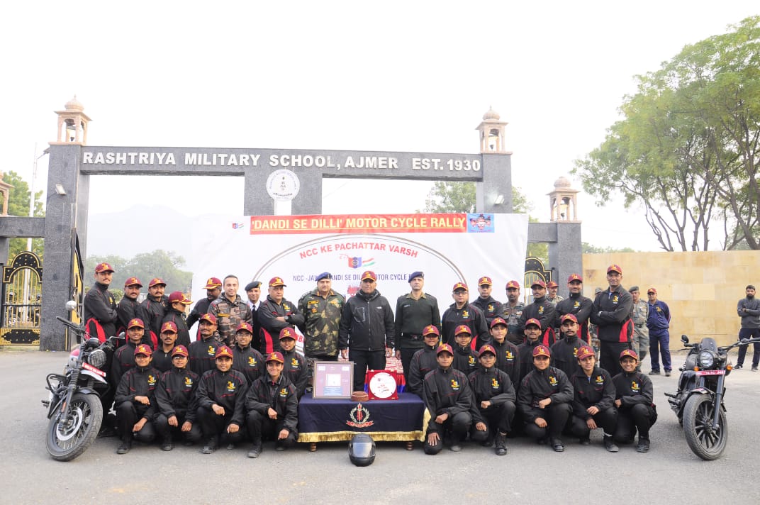 101Roshni's tweet photo. #NCCJawaMotorcyclerally flagged in by Principal of Rashtriya Military School, Ajmer.
@HQ_DG_NCC
@DefencePRO_Guj
@CMOGuj
@GovernorofGuj
@ArvindKapoorTYG
@NCC_Dte_Gujarat
@jawamotorcycles
@yezdiforever https://t.co/XcQYyrEg3m