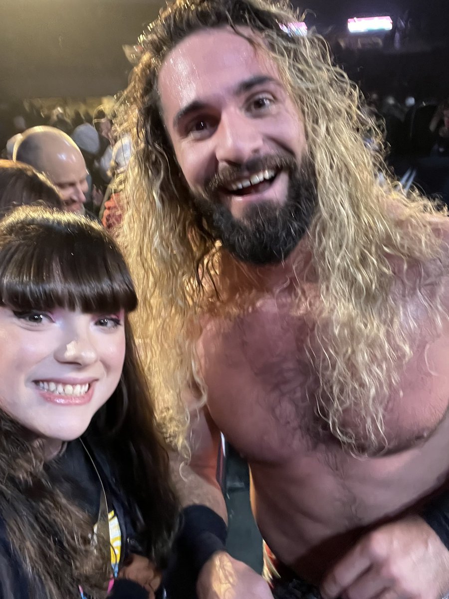 and they were BESTIES!! thank youuu @WWERollins :) #WWEErie