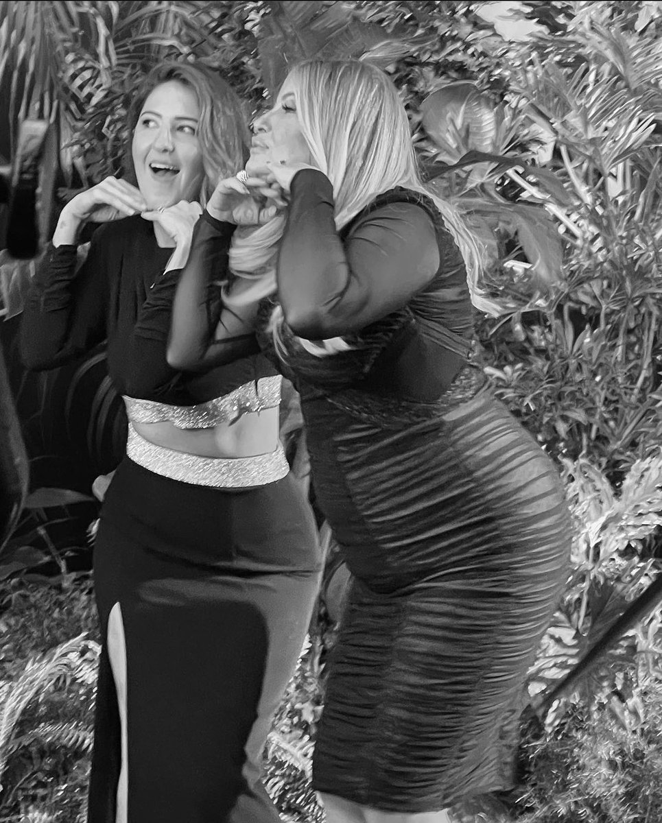 ohmissgill's tweet photo. starring d’arcy carden and jennifer coolidge https://t.co/lRebTJGmx6
