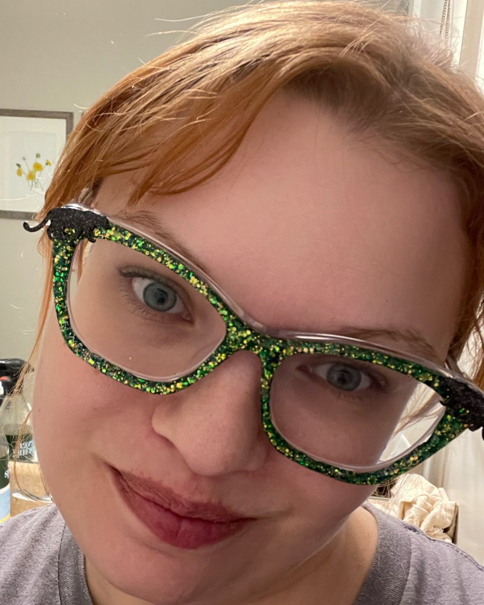 MrsTteachesSTEM's tweet photo. It’s okay to admit that you are very, very jealous of these positively ridiculous Pelham gameday frames I DIYed for my glasses. I won’t judge. https://t.co/rgwEfJvzVf