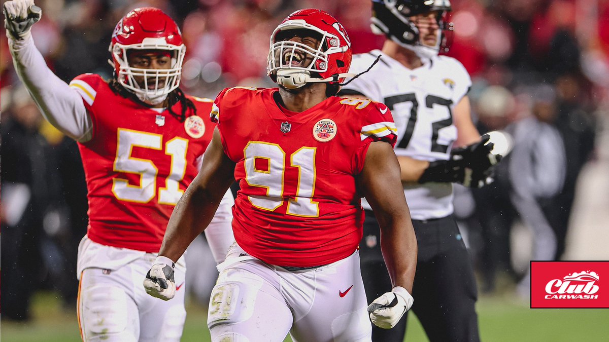 Chiefs's tweet photo. Babe wake up, IT'S #VICTORYSUNDAY! https://t.co/jzq3lJ2LvB