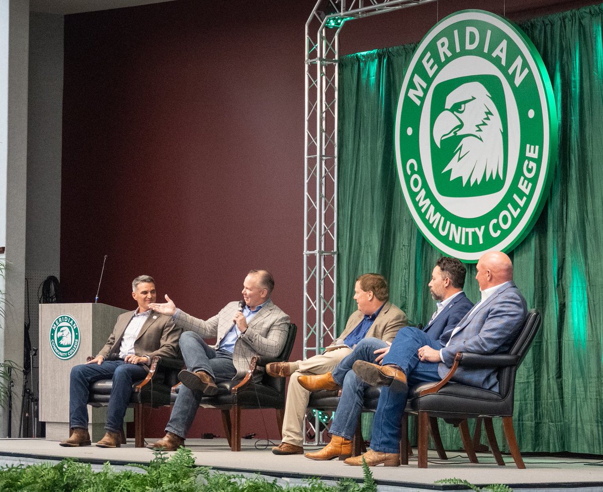 MCCEagles's tweet photo. A NIGHT WITH MCC BASEBALL. A great night hearing from former MCC Baseball Coaches. Thank you Coach Berry, Coach Burroughs, Coach Curry, & Coach Federico for sharing your love of MCC Baseball.
Looking forward to a great 2023 season!
#MccEagles #FindYourWings #MccBaseball https://t.co/wIvV0EPERB
