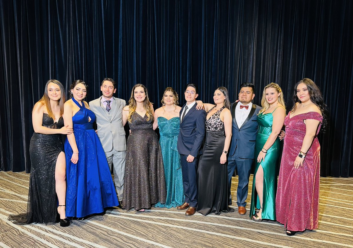eulisesjhon's tweet photo. @GraduacionMX #AnáhuacInteligencia23 https://t.co/3S3hnJDqgH