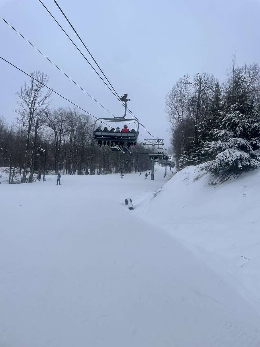 fishin4snow's tweet photo. Watched our main lift todayβ¦. 5,6,5.6.4,3,6,5,6,5. Heart of the day and they did awesome. I go down and those loading.. #snowmakers Job sharing is great when everyone knows how to get it done!!! https://t.co/0AICmEfsvh