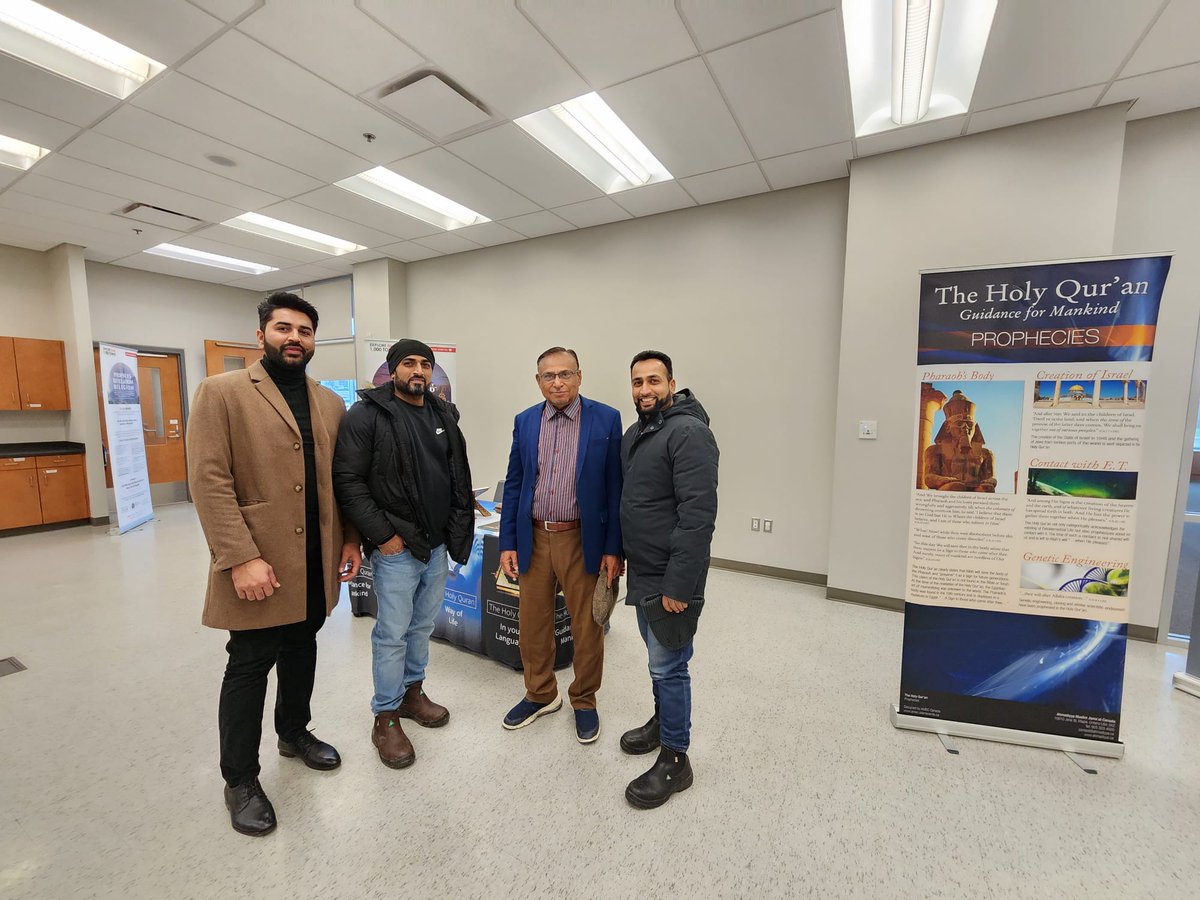 AMYABramptonEst's tweet image. Our Muslim Youth from Eastern Brampton Region of Ahmadiyya Muslim Youth Association Canada organized Holy Quran Open House in Sunderland, ON on Jan 21, 2023.

This is part of @AMYACanada’s nationwide #ExploreIslam campaign to spread peaceful message of Islam

#Brampton #HolyQuran