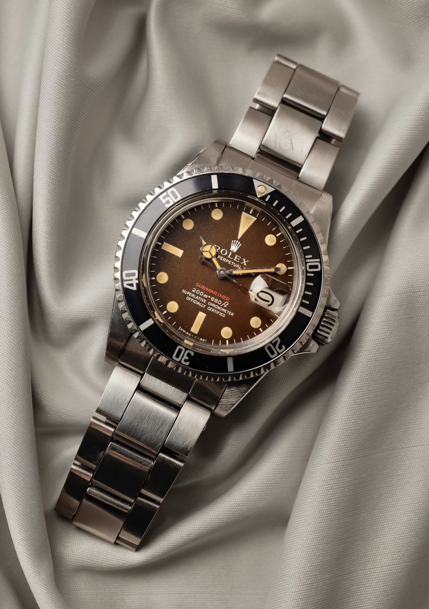 hairspringwatch's tweet photo. Perhaps the most chocolatey 1680 you’ll see for awhile. Mk3 with deep honey tritium. It’s a great thing when a watch is more beautiful for being worn. https://t.co/X9DjjNfm0P https://t.co/aHr6H3UZU5