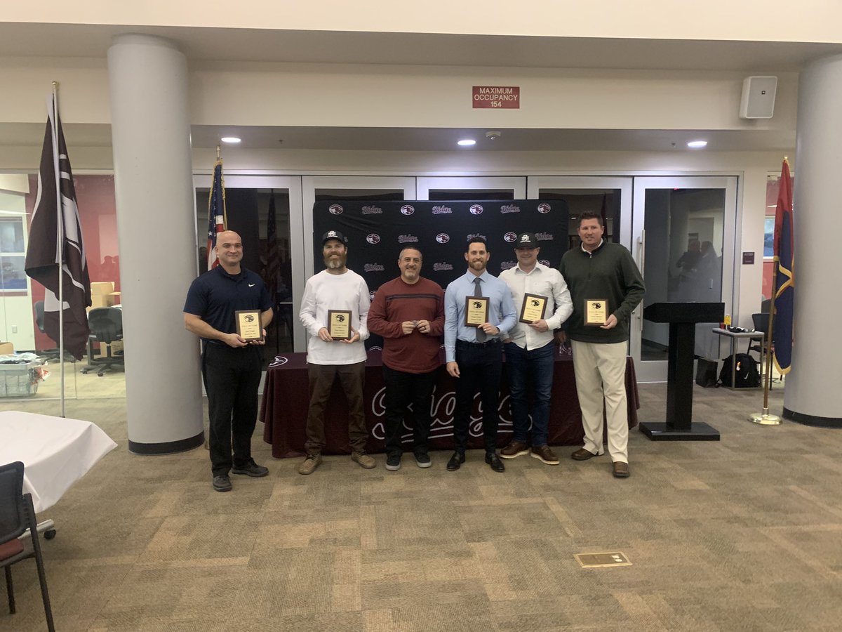 AdminLeadServe's tweet photo. Mountain Ridge has their second annual Hall of Fame ceremony tonight! An incredible group of alumni were inducted! Well done Tony Miller and team! @DVUSD @DvusdA @mrhs_athletics https://t.co/NwJiQ4Iy9L