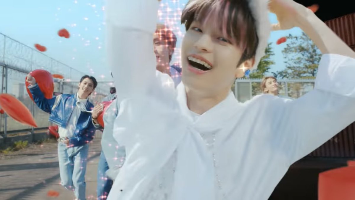 stray_cart's tweet photo. this is so seungmin-coded😭 https://t.co/SvqyB8jHnE
