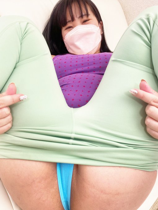 むっちーんヨガ〜💛 #ヨガパンツ https://t.co/mdKeDlaUo4<a href="/tag/%E3%83%A8%E3%82%AC%E3%83%91%E3%83%B3%E3%83%84"class="tags">#ヨガパンツ</a>