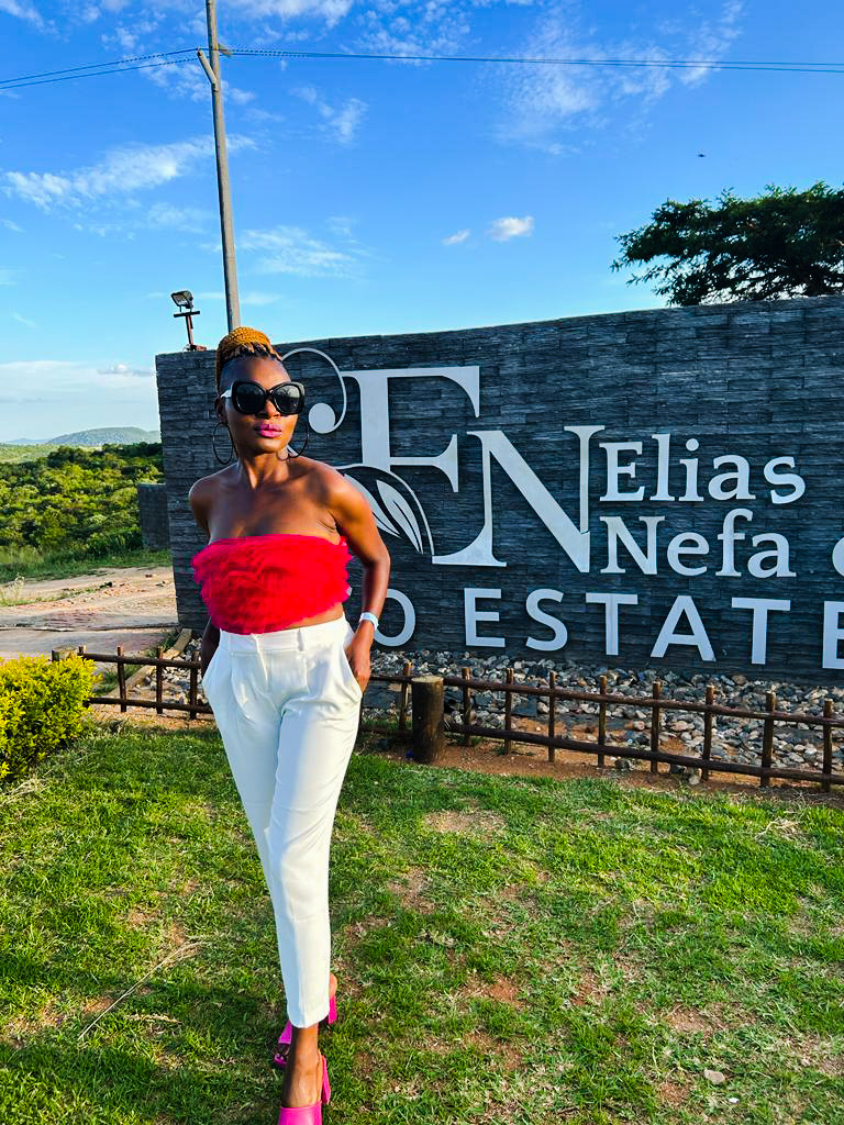nomsachingowe's tweet photo. #VhuvhambadziDrive visit the fastest growing Family Friendly Eco Park in Limpopo. Best place to host parties, weddings, picnic etc  @eliasnefaleeco @IsraelNefale https://t.co/fQWCfjkrdB