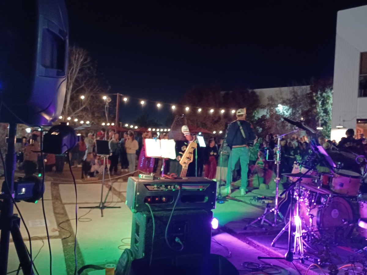 luminousdream's tweet photo. December 15, 2022 - Patagonia Corporate Party Gig. All 80’s dance party! https://t.co/YzOKvwgRt7