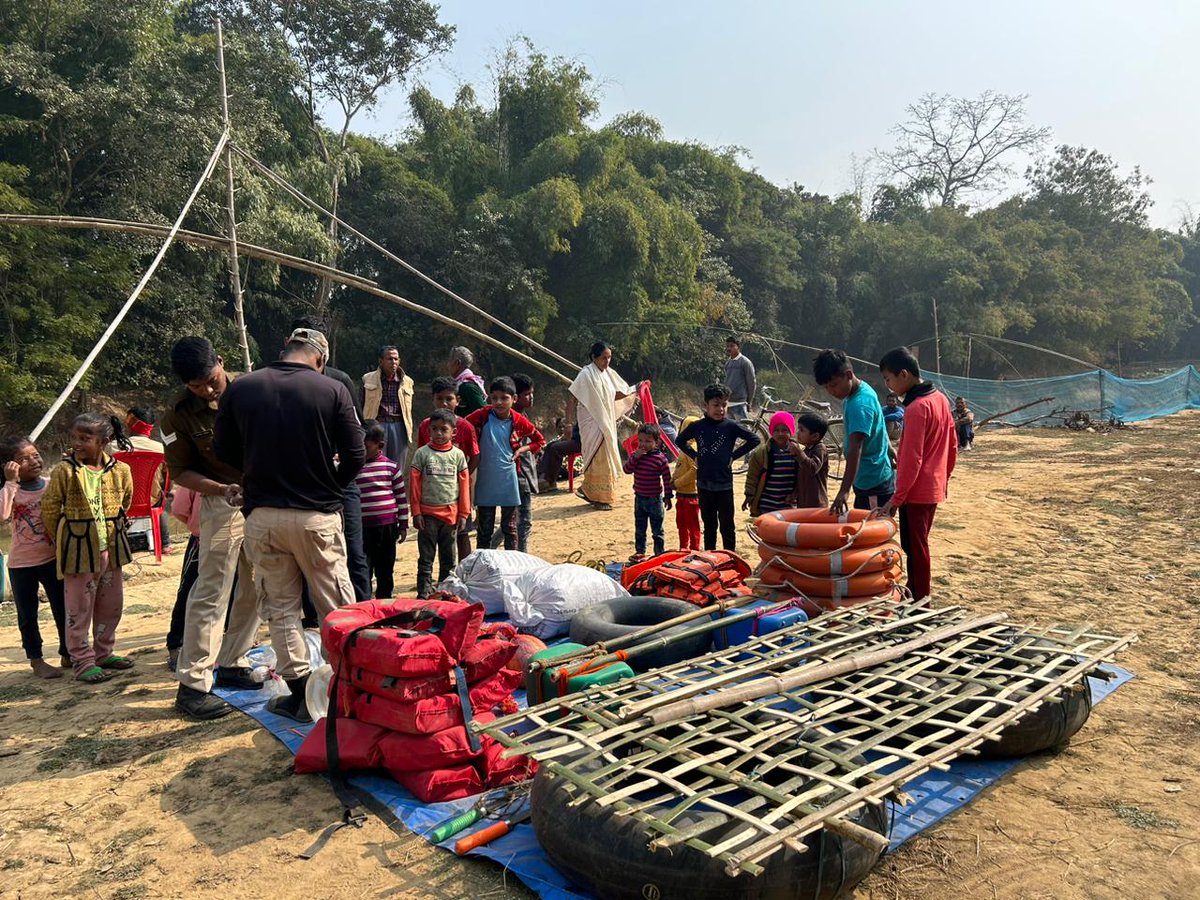humanaidint's tweet photo. Village Disaster Response Forces (VDRF) are being established and trained in the Nagaon district of #Assam. At least 40% of volunteers comprise of women. #VDRF #AapdaMitra #DRR https://t.co/sm0l0SX3xd