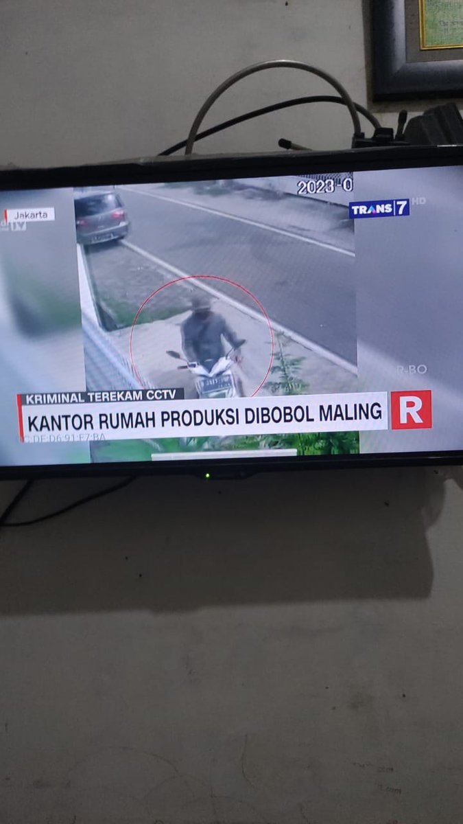 davedive_'s tweet photo. Saya share lagi identitas kendaran tersangka B 3873 UUP. Semoga ada titik cerah dari kasus ini. Twitter do your magic! cc @BNGPY @glrhn @heyitsRGP @bentarabumi https://t.co/gNRVaUpAmn